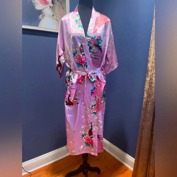 Satin robe kimono purple pink print. Size L. Bought in Tokyo - Picture 1 of 7
